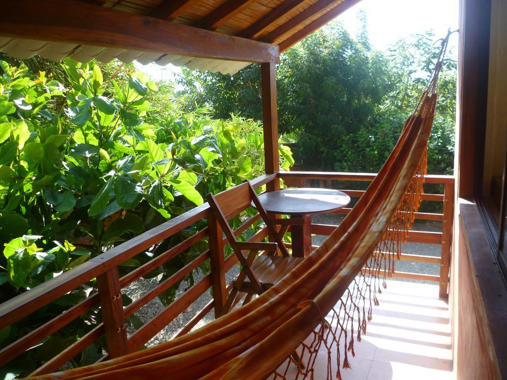 La Barquita Beach Hostel Puerto Lopez Bagian luar foto