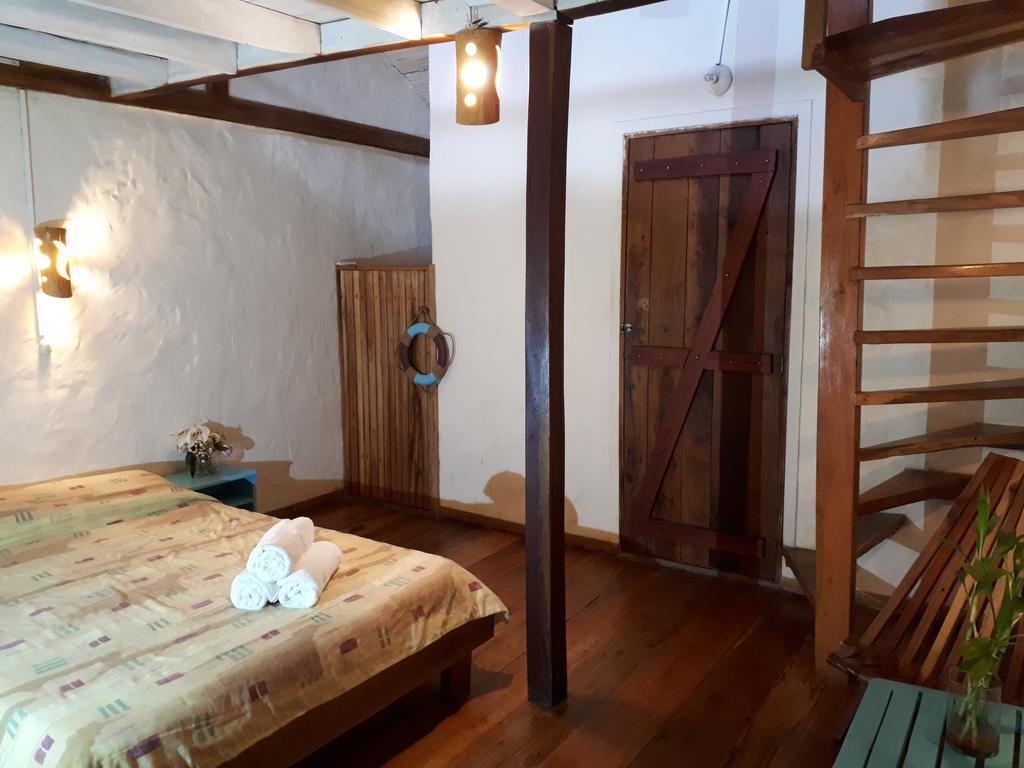 La Barquita Beach Hostel Puerto Lopez Bagian luar foto
