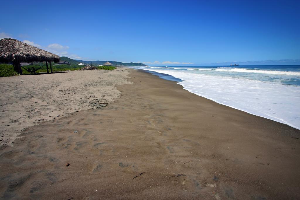 La Barquita Beach Hostel Puerto Lopez Bagian luar foto