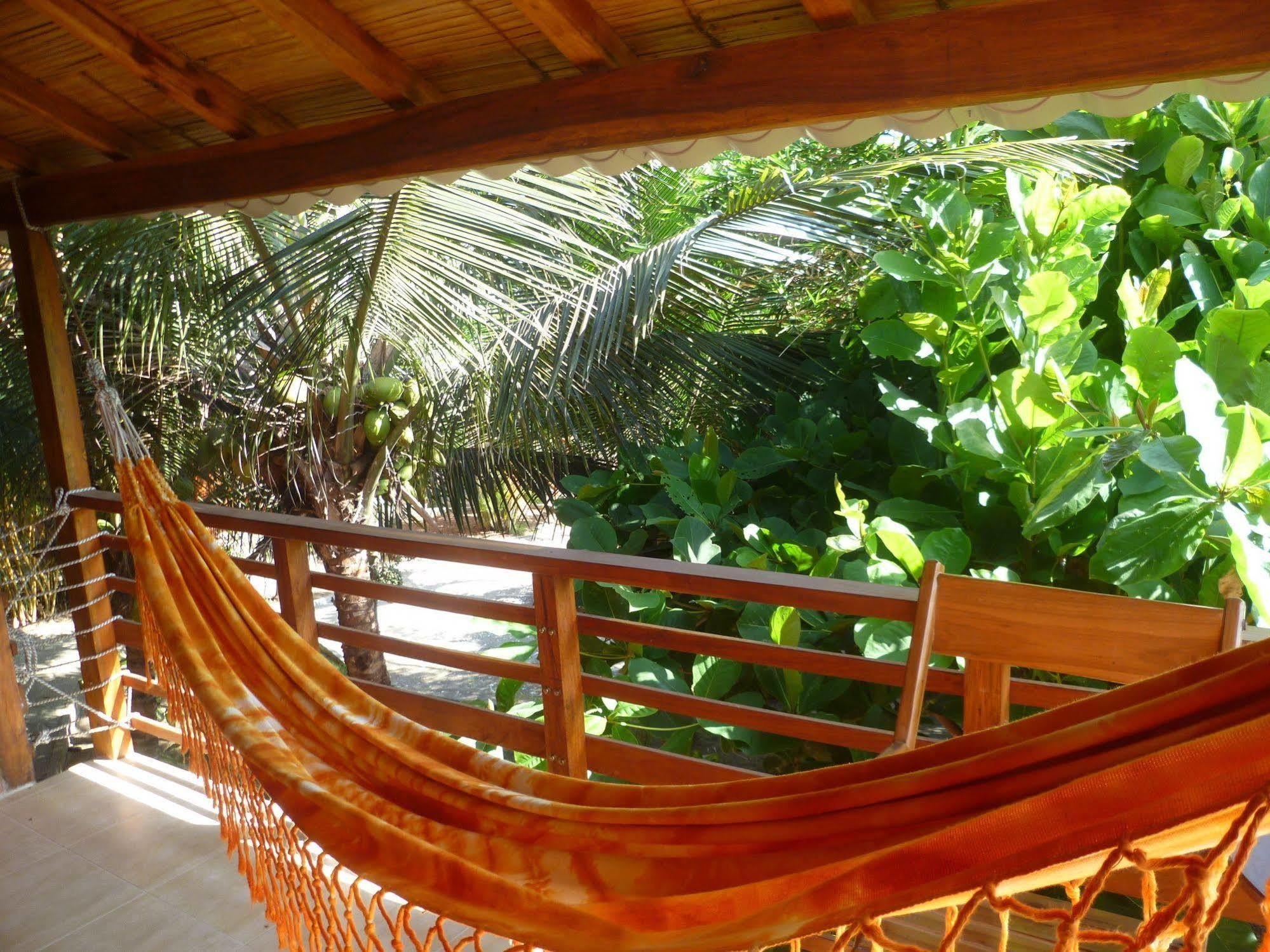 La Barquita Beach Hostel Puerto Lopez Bagian luar foto